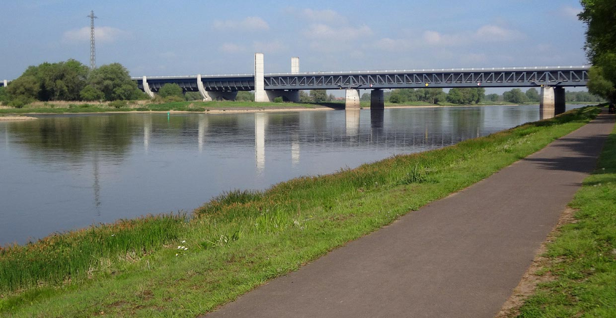 Wasserstraßenkreuz Magdeburg Elbe