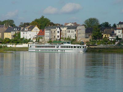großes Schiff in Coswig