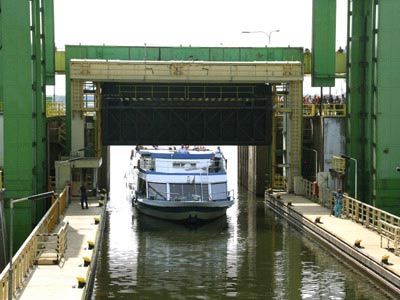 Schiffshebewerk Magdeburg Rothensee