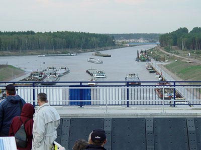 Blick von der Doppelsparschleuse Hohenwarthe