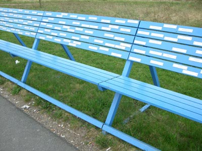 Blaue Bank der Goitzsche