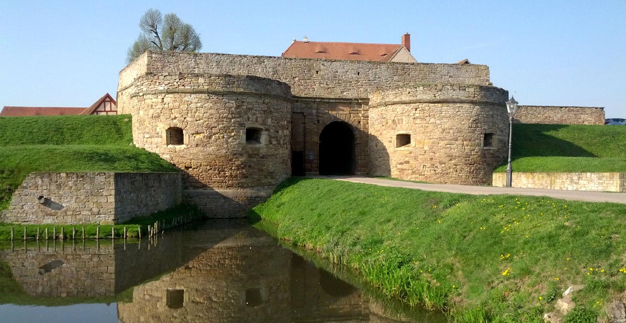 Tor zur Wasserburg Heldrungen