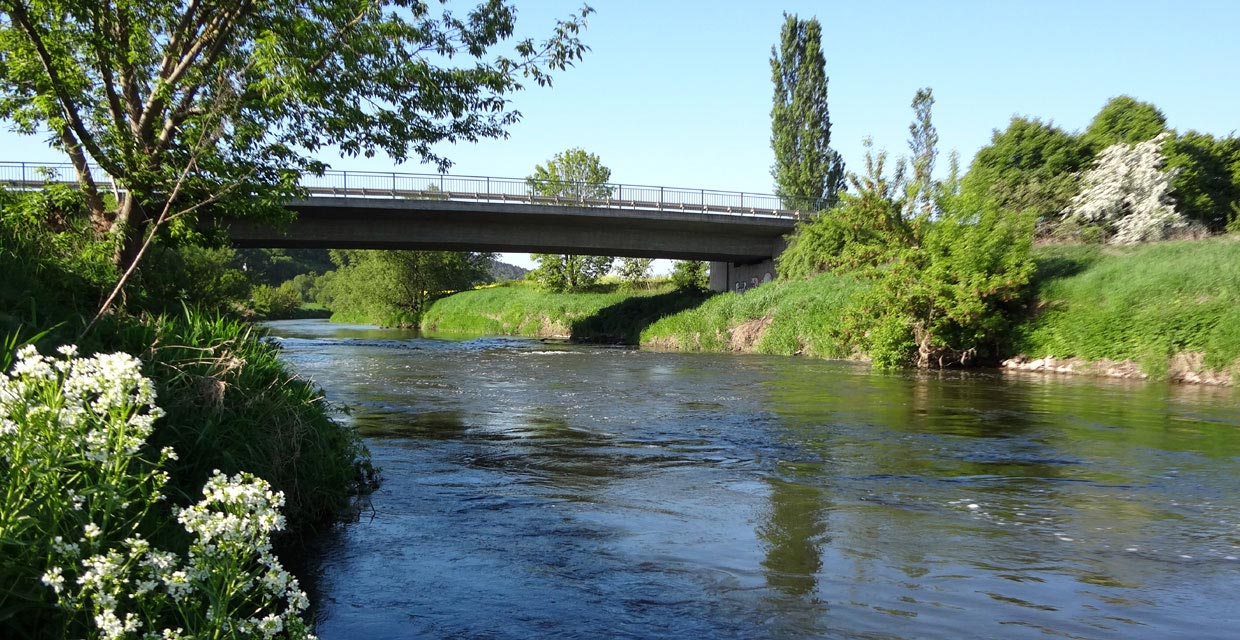 Unstrut an der Brücke Heldrungen-Oldisleben