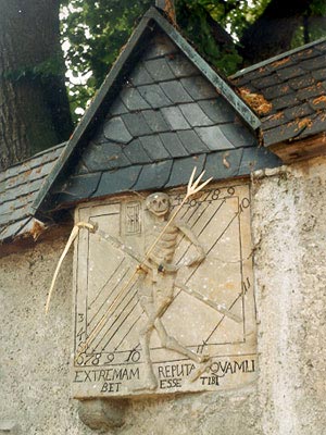 Sonnenuhr mit Sensenmann